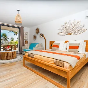 Luxury 6 Alamanda Orient Bay